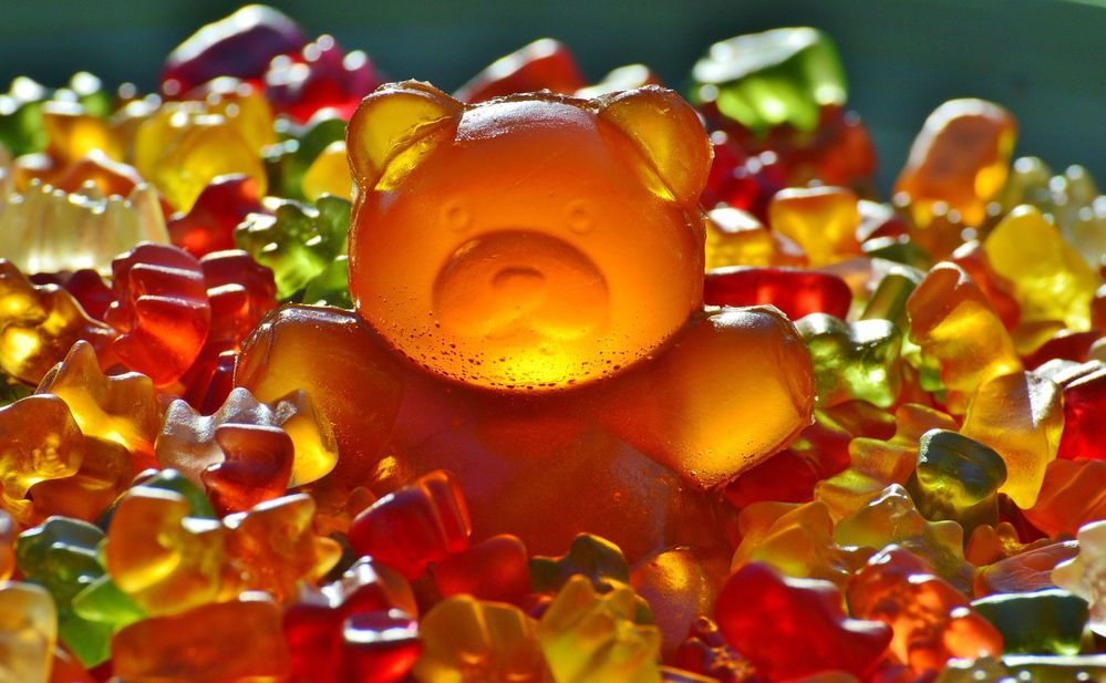 giant-gummy-bear.jpg